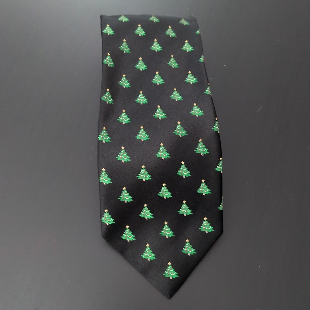 Hallmark Holiday Traditions Tie Mens Black Silk Jacquard Christmas Tree 60"‎